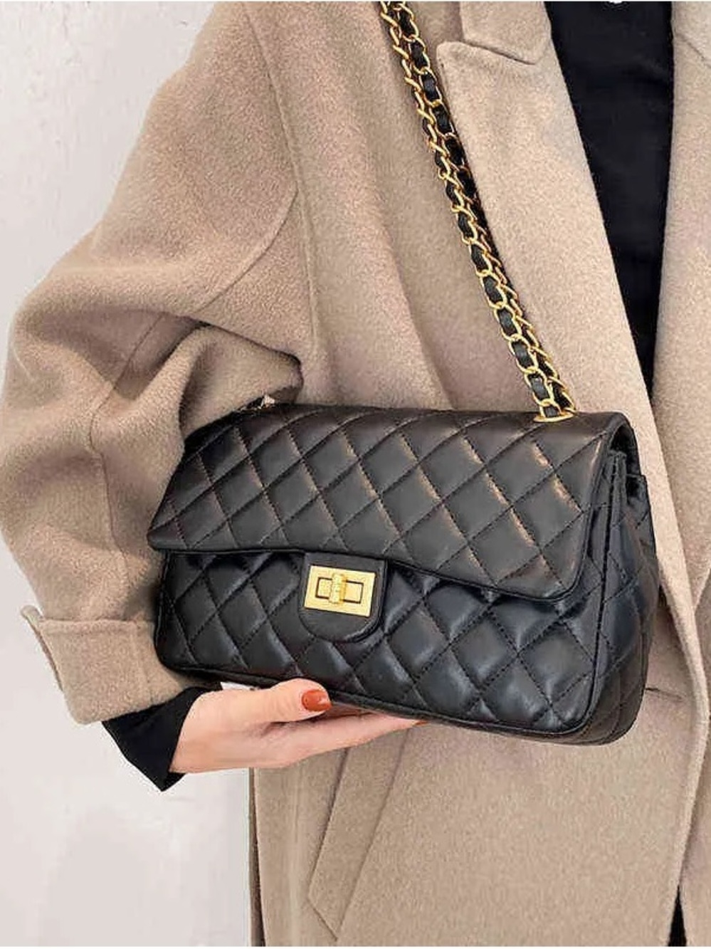 Vera Pelle Quilted Italian Handmade Leather Medium Shoulder Bag